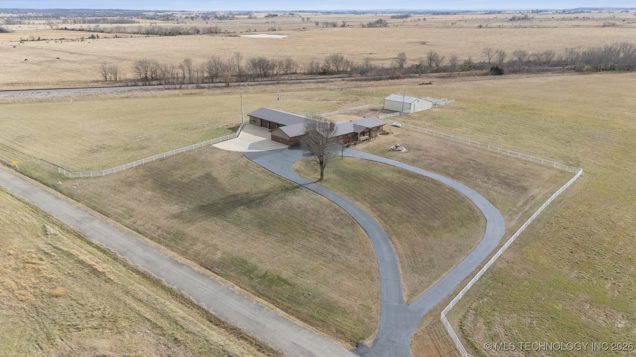 437367 E 320 Road Property Photo 23