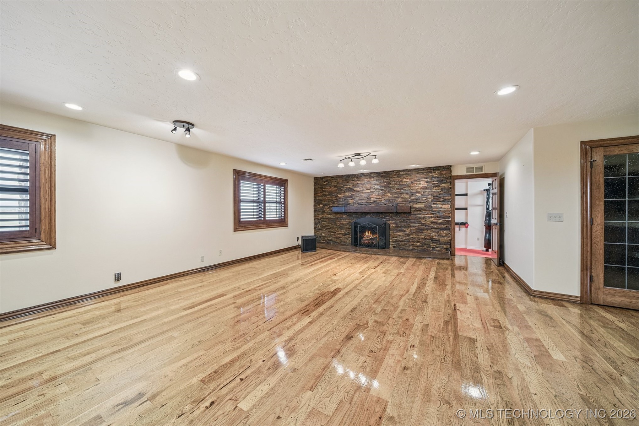 437367 E 320 Road Property Photo 27