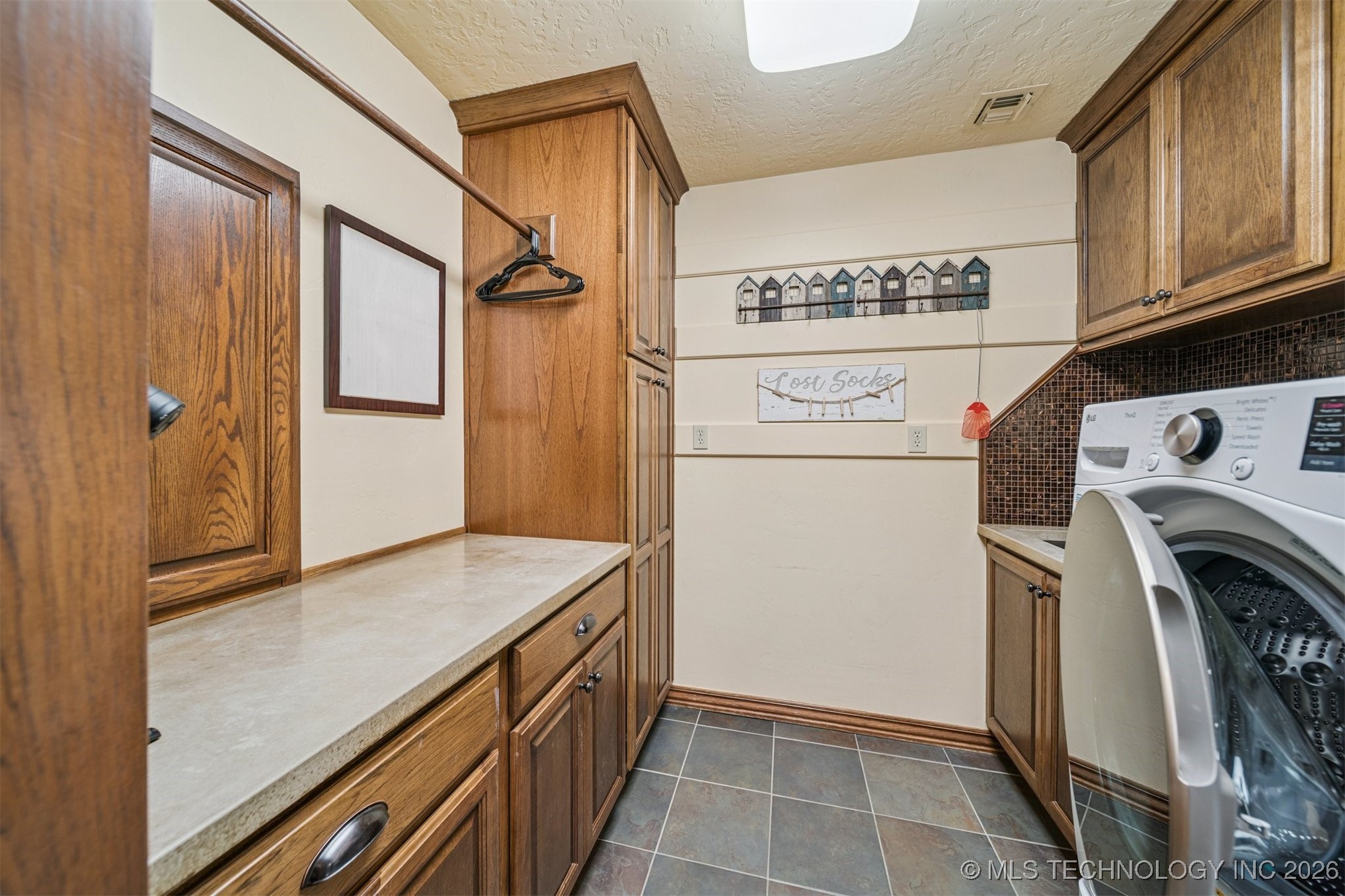 437367 E 320 Road Property Photo 46