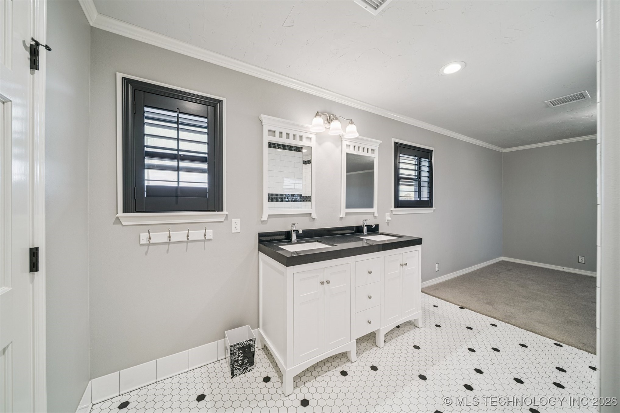 437367 E 320 Road Property Photo 57