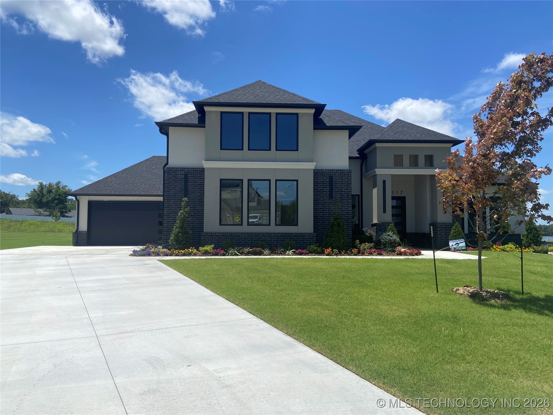 8117 E Elgin Street Property Photo 1