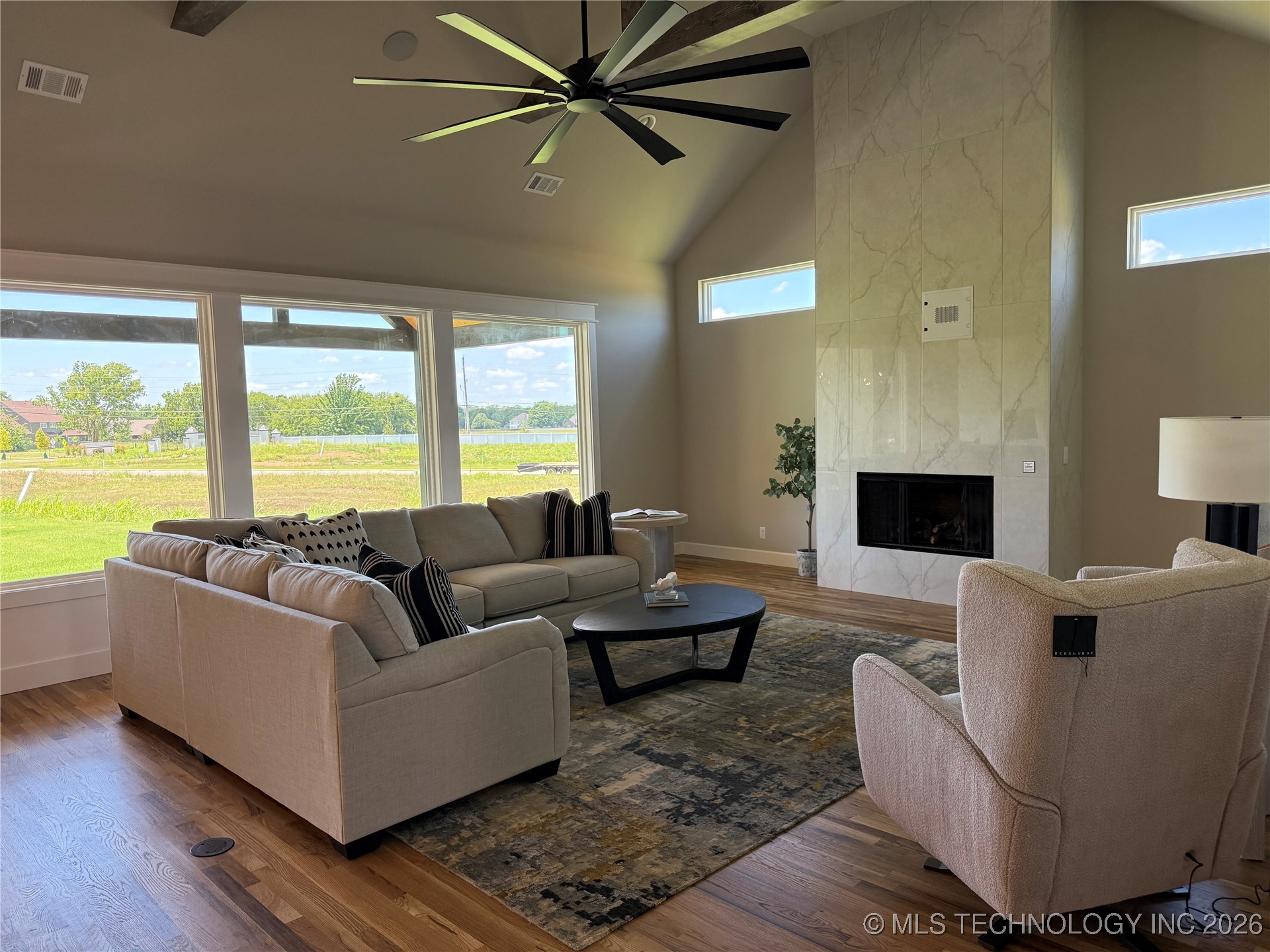 8117 E Elgin Street Property Photo 2