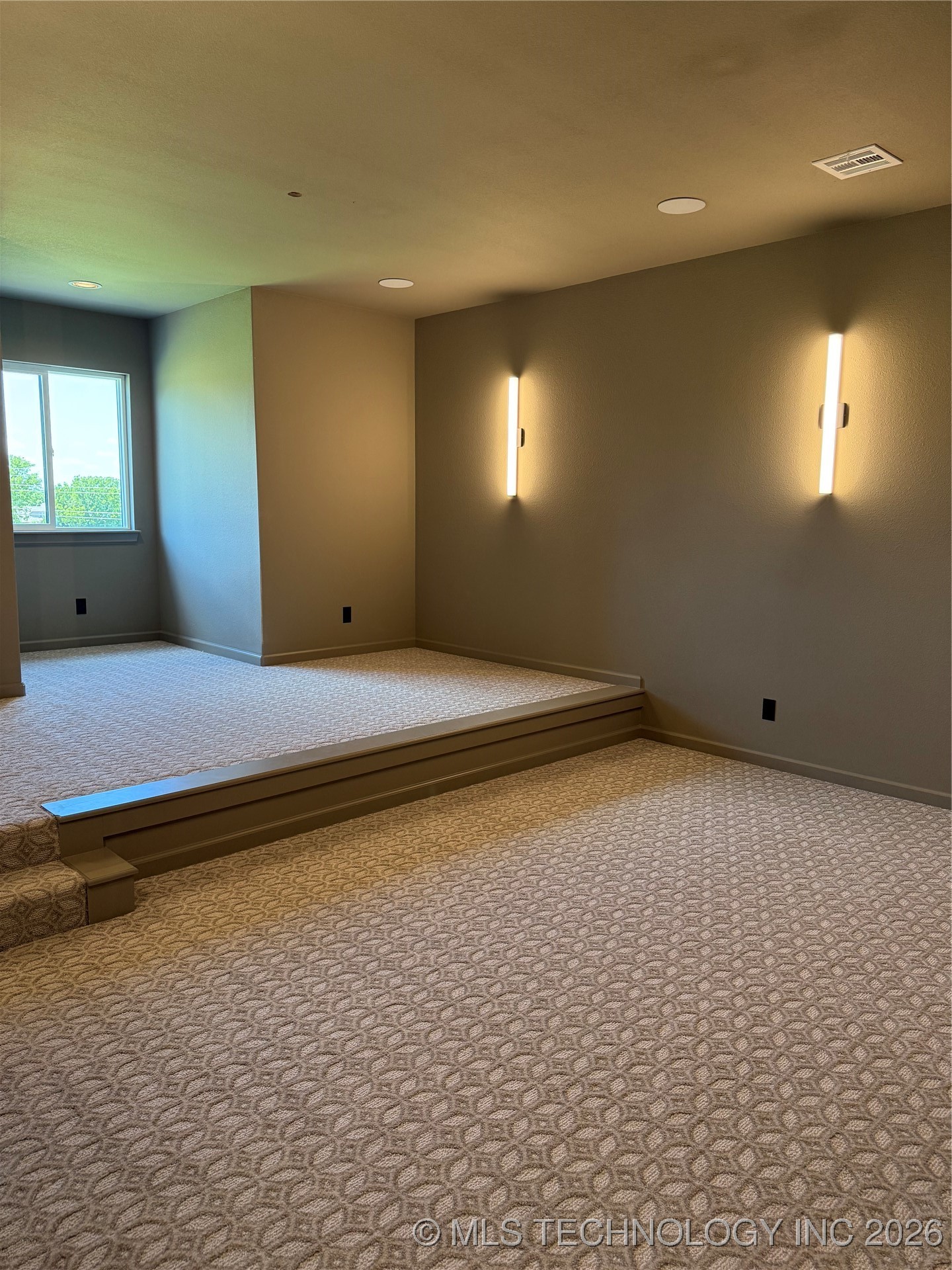 8117 E Elgin Street Property Photo 5