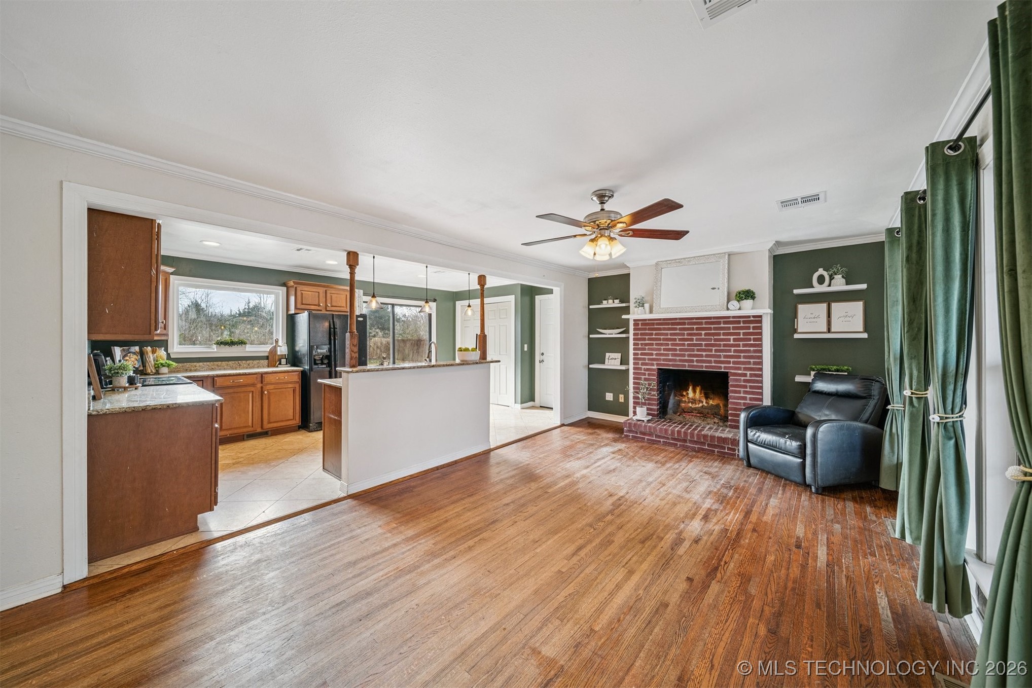 2511 E Sidney Avenue Property Photo 4