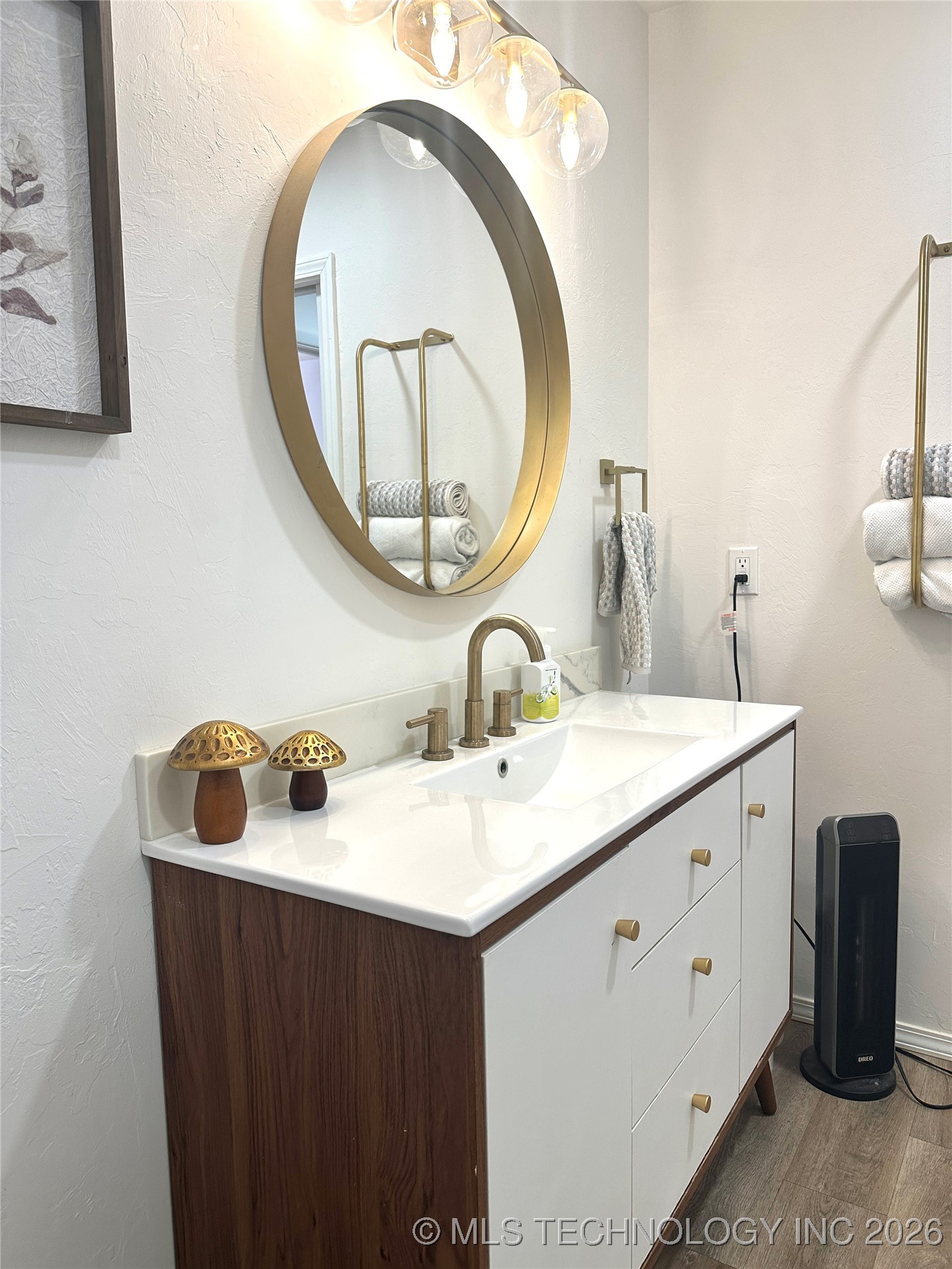 2627 Woodland Property Photo 36