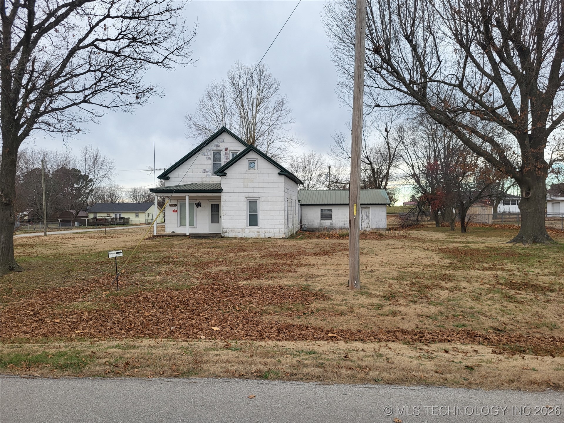 215 N Saint Louis Property Photo 1