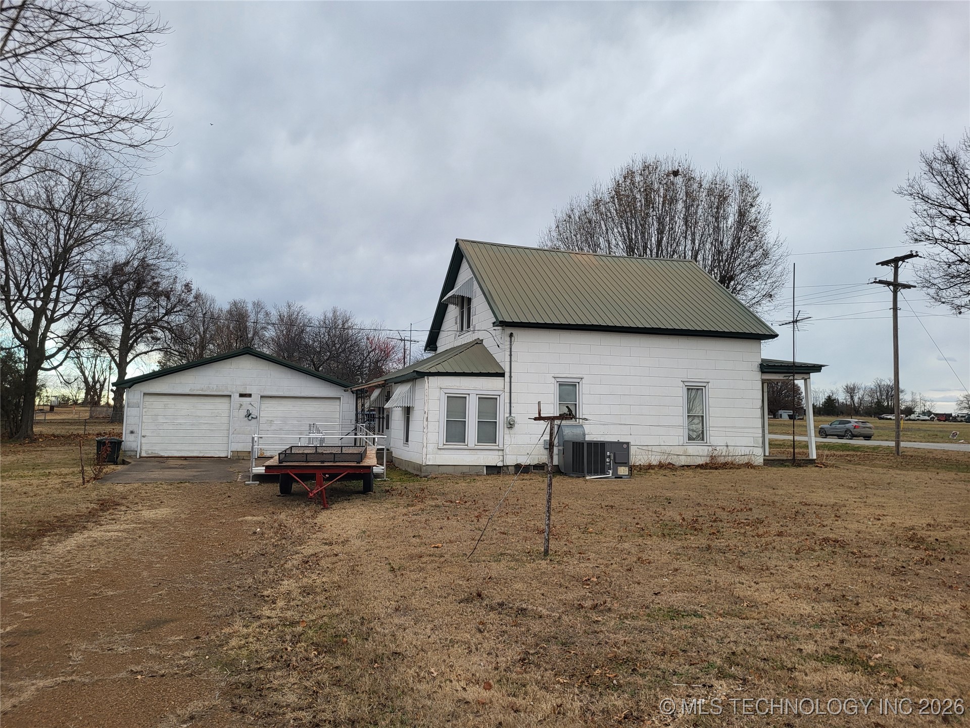 215 N Saint Louis Property Photo 2