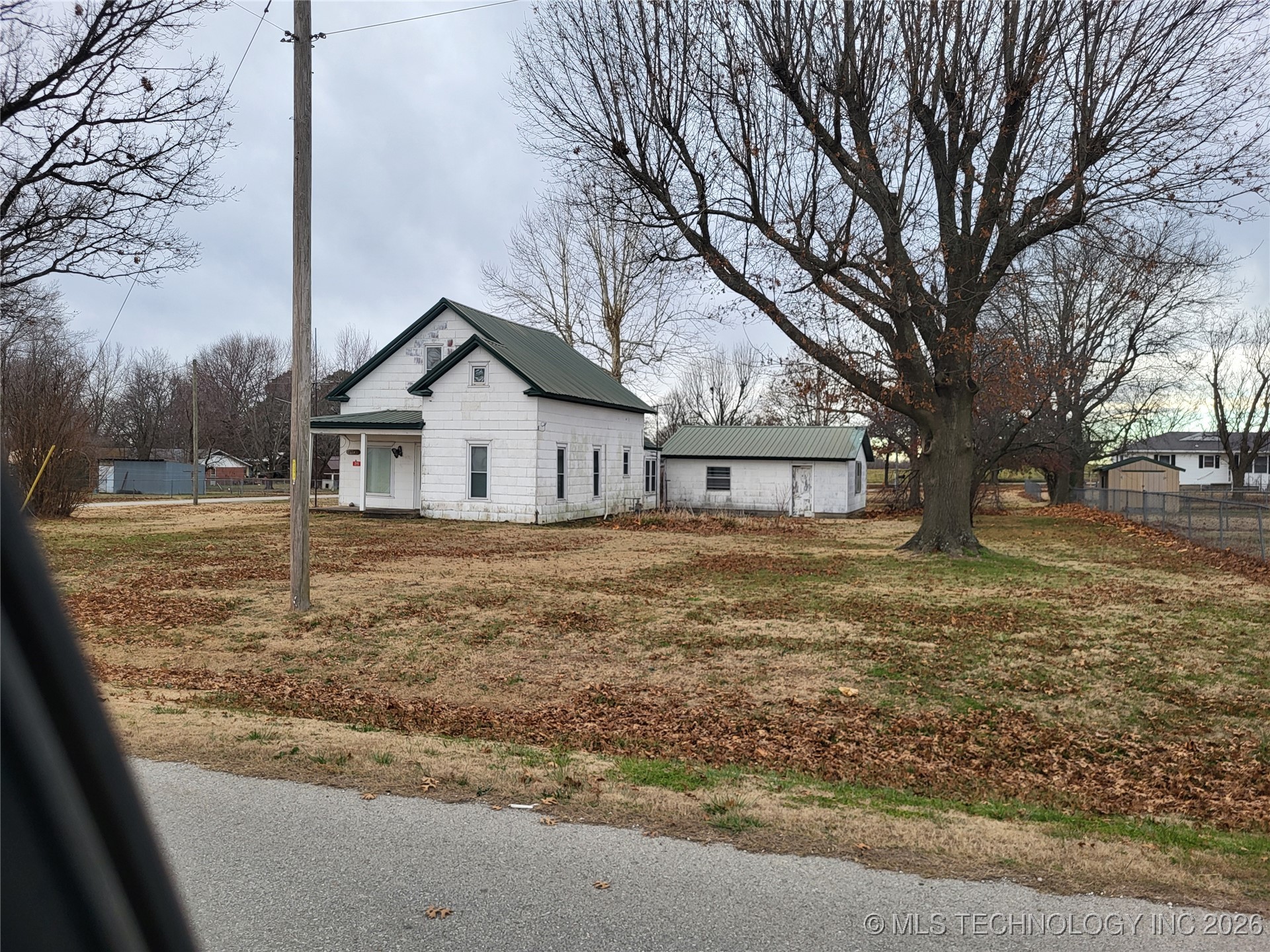 215 N Saint Louis Property Photo 3