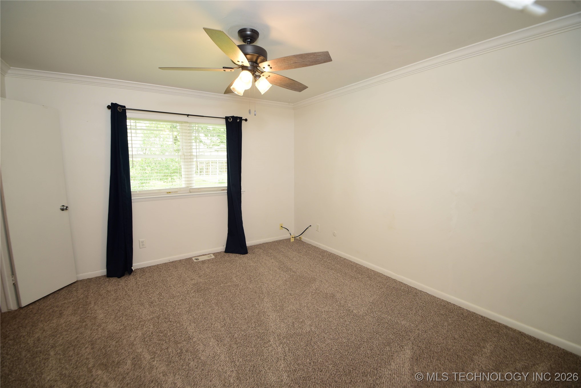 1608 S 1st Place Property Photo 8