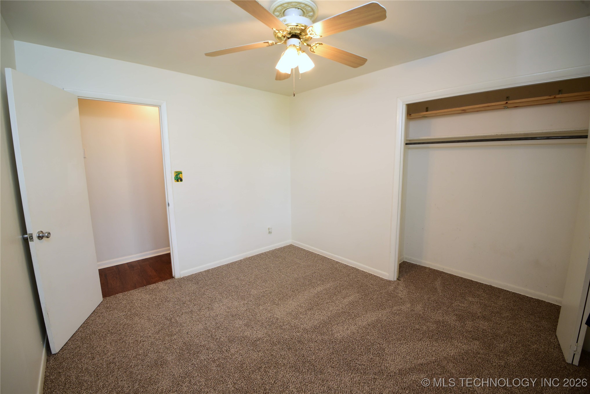 1608 S 1st Place Property Photo 12