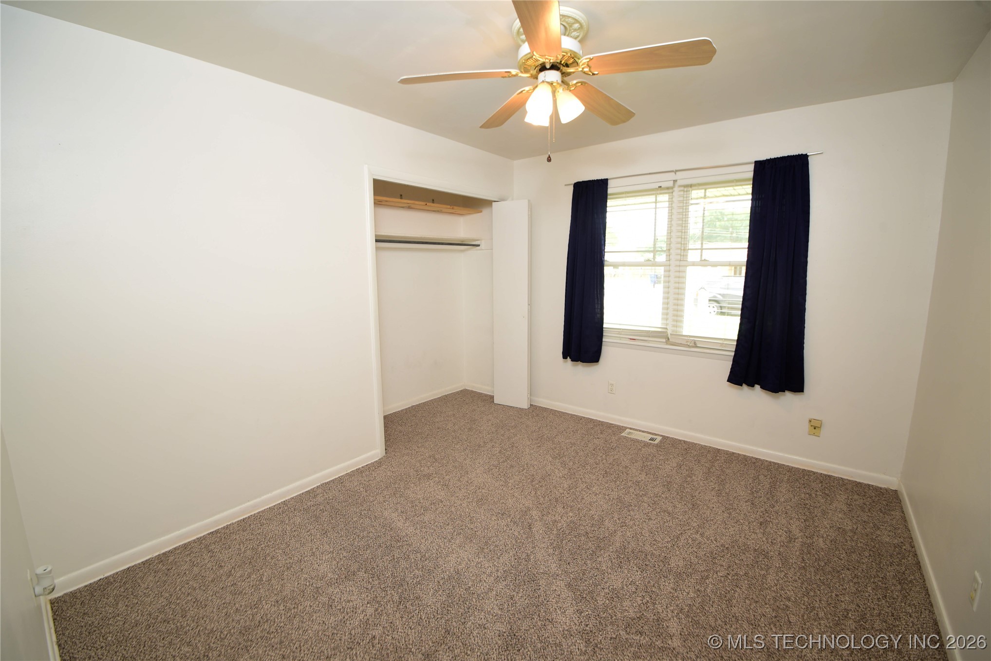 1608 S 1st Place Property Photo 13