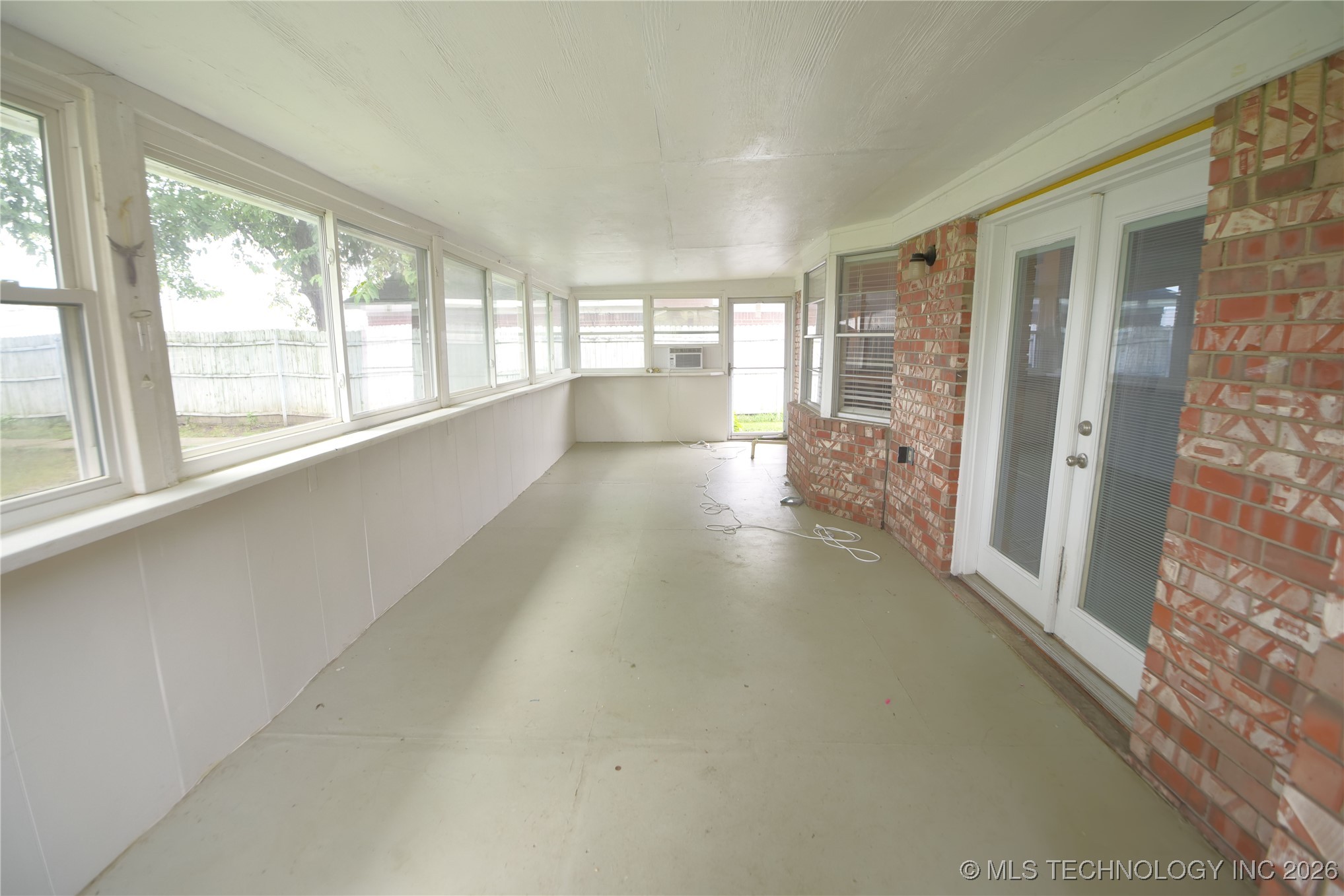 1608 S 1st Place Property Photo 18