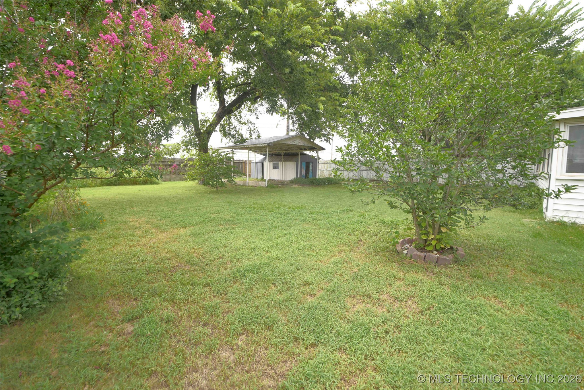 1608 S 1st Place Property Photo 21