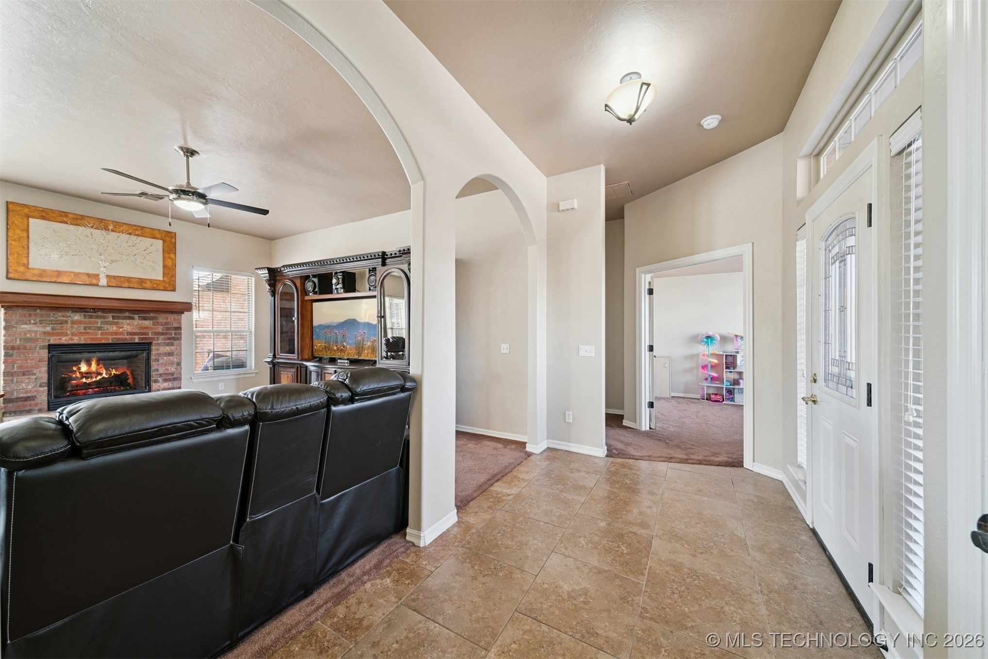 911 E 14th Street Property Photo 4