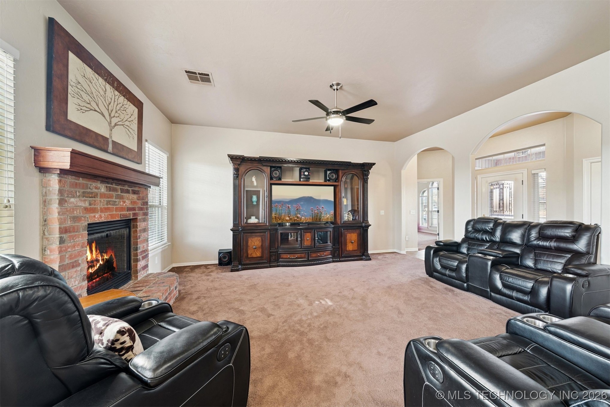 911 E 14th Street Property Photo 7