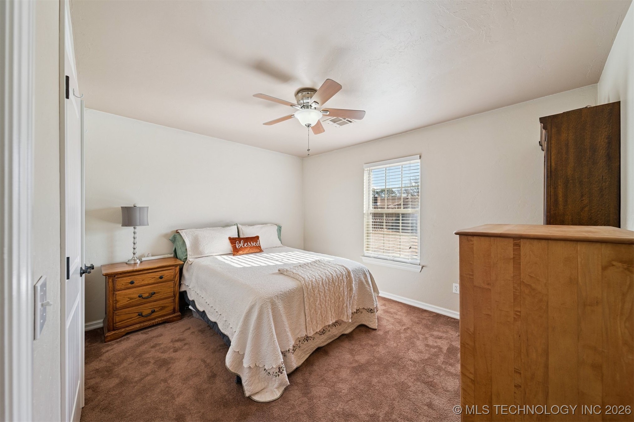 911 E 14th Street Property Photo 18