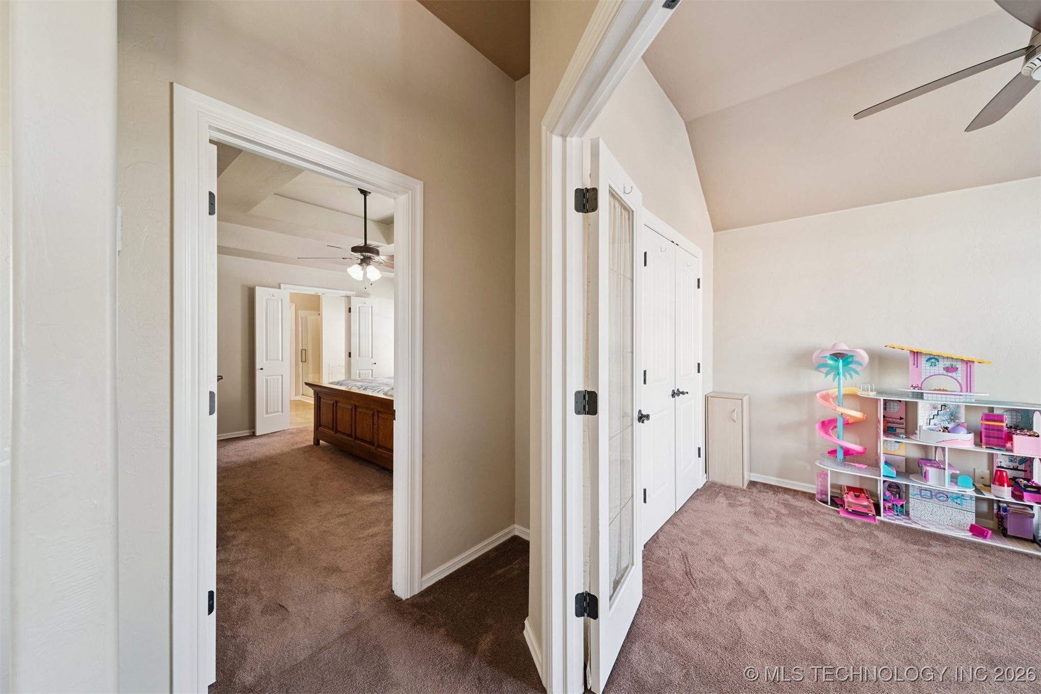 911 E 14th Street Property Photo 19