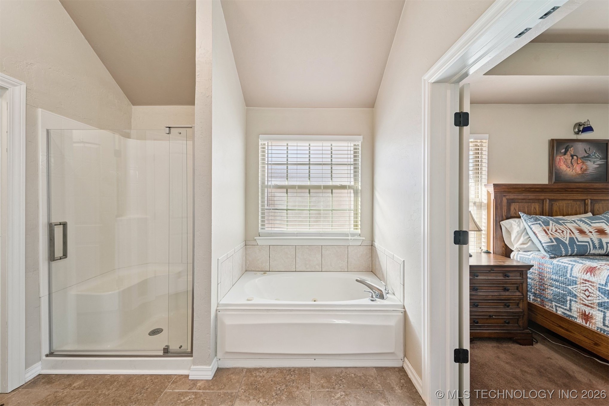 911 E 14th Street Property Photo 25