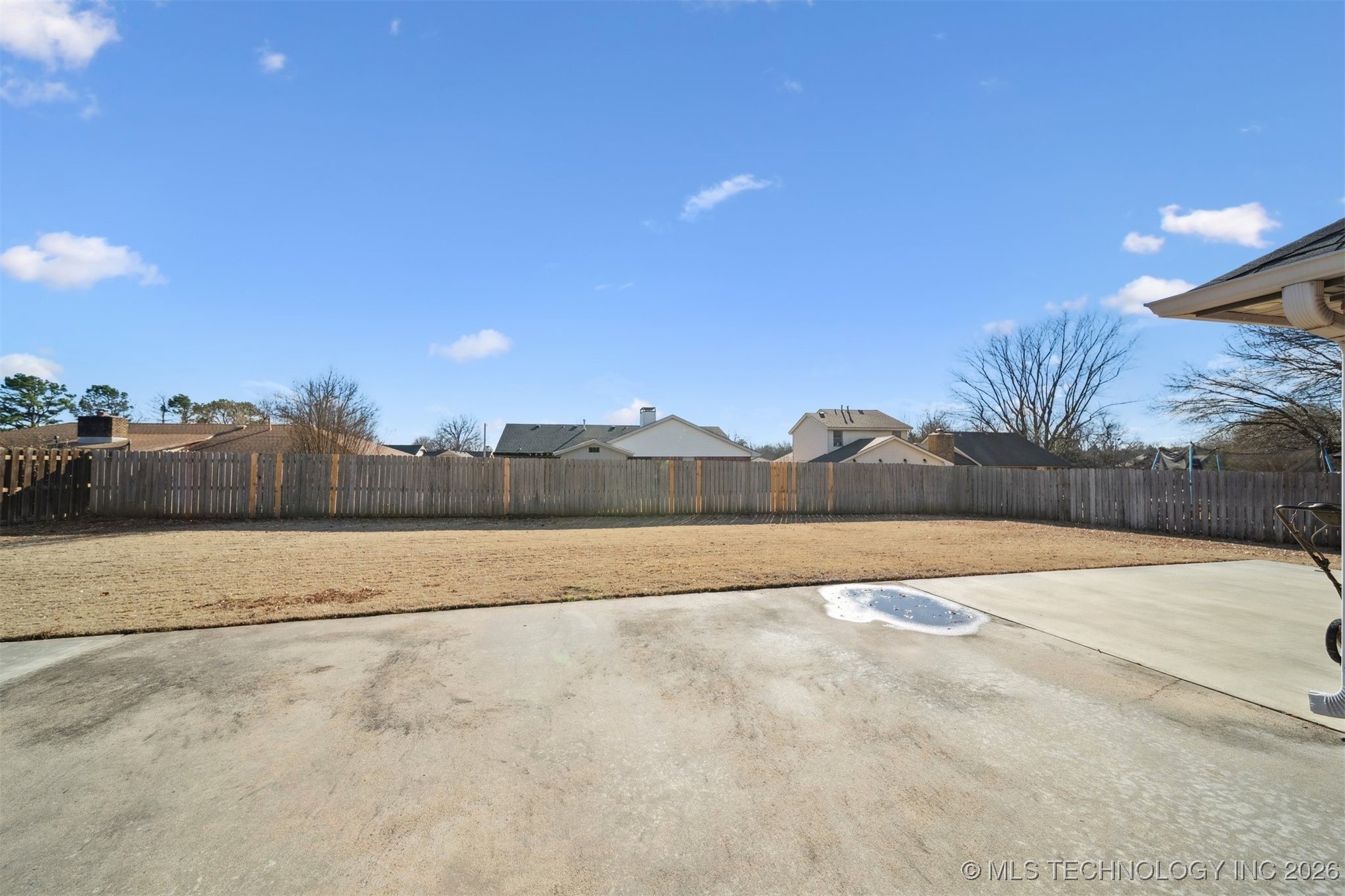 911 E 14th Street Property Photo 31