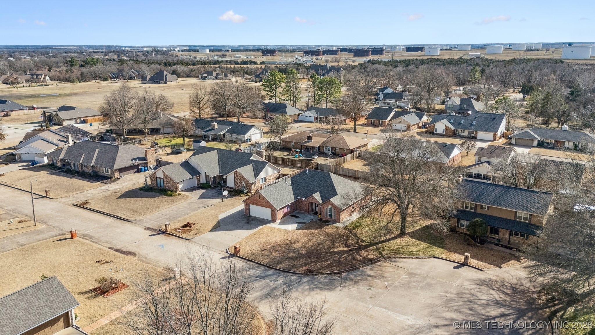 911 E 14th Street Property Photo 34