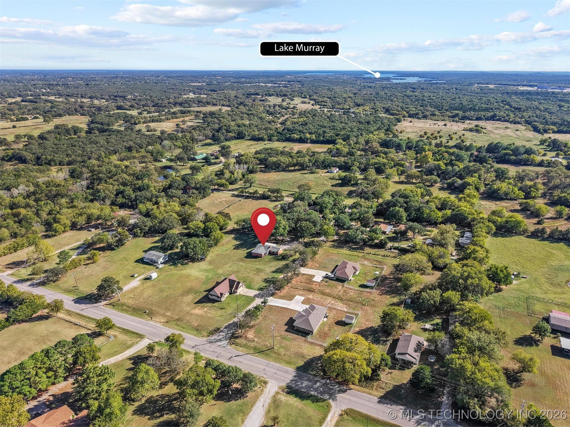 910 E Springdale Loop Property Photo 3