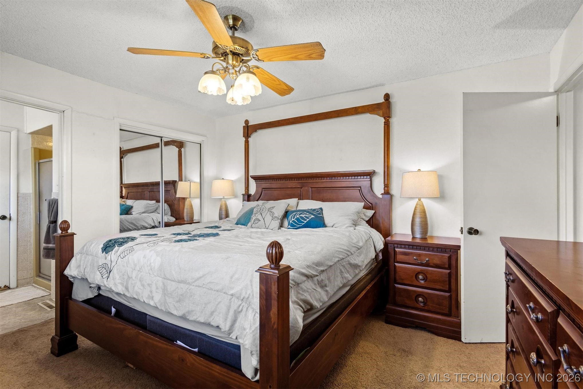 910 E Springdale Loop Property Photo 14