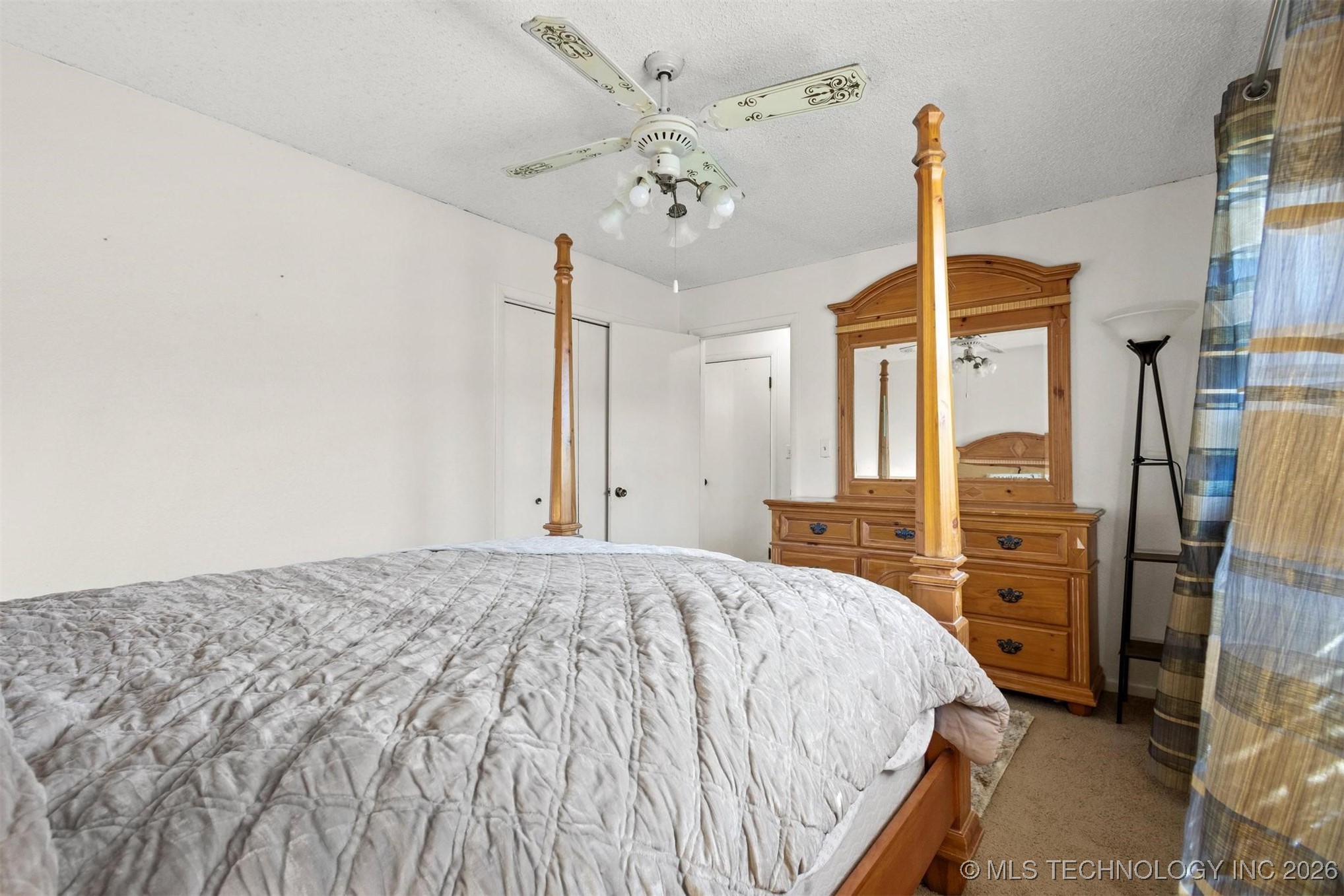 910 E Springdale Loop Property Photo 20