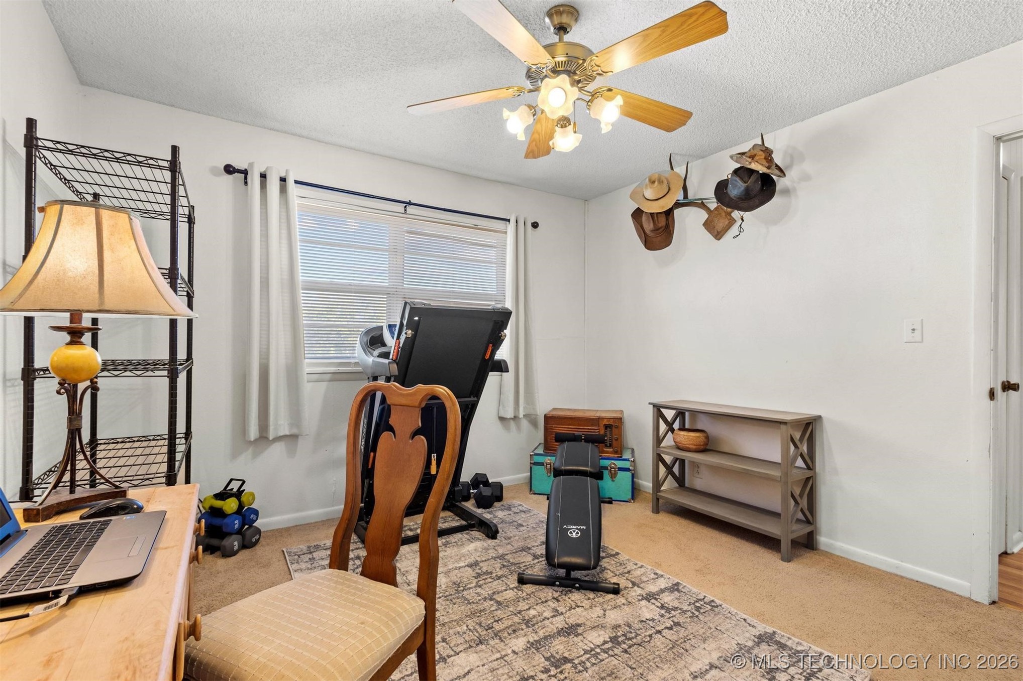 910 E Springdale Loop Property Photo 23