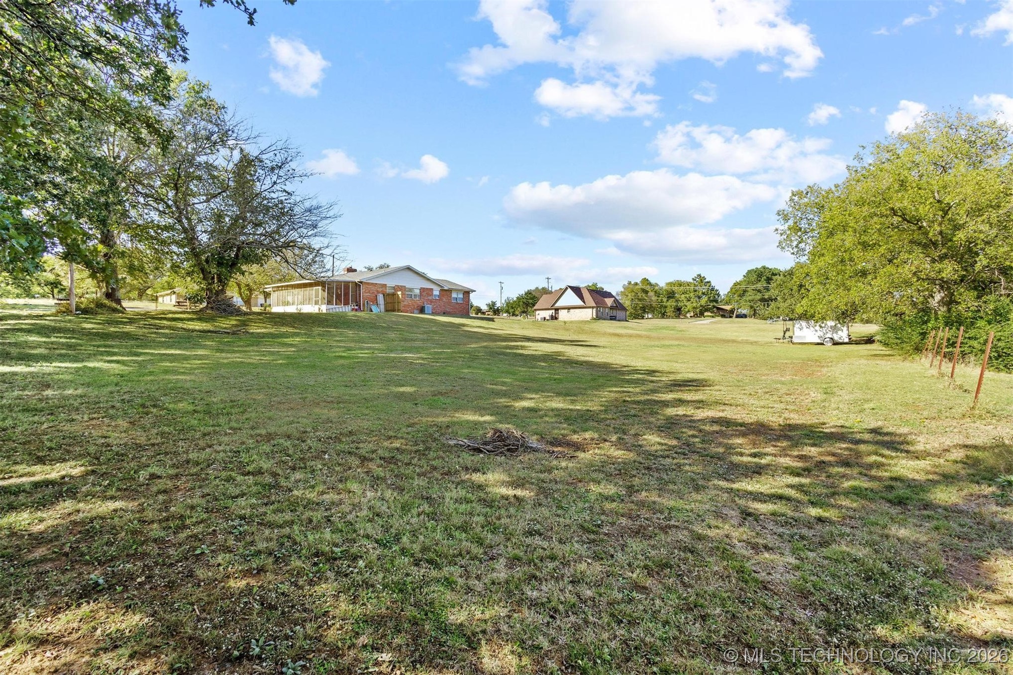 910 E Springdale Loop Property Photo 30