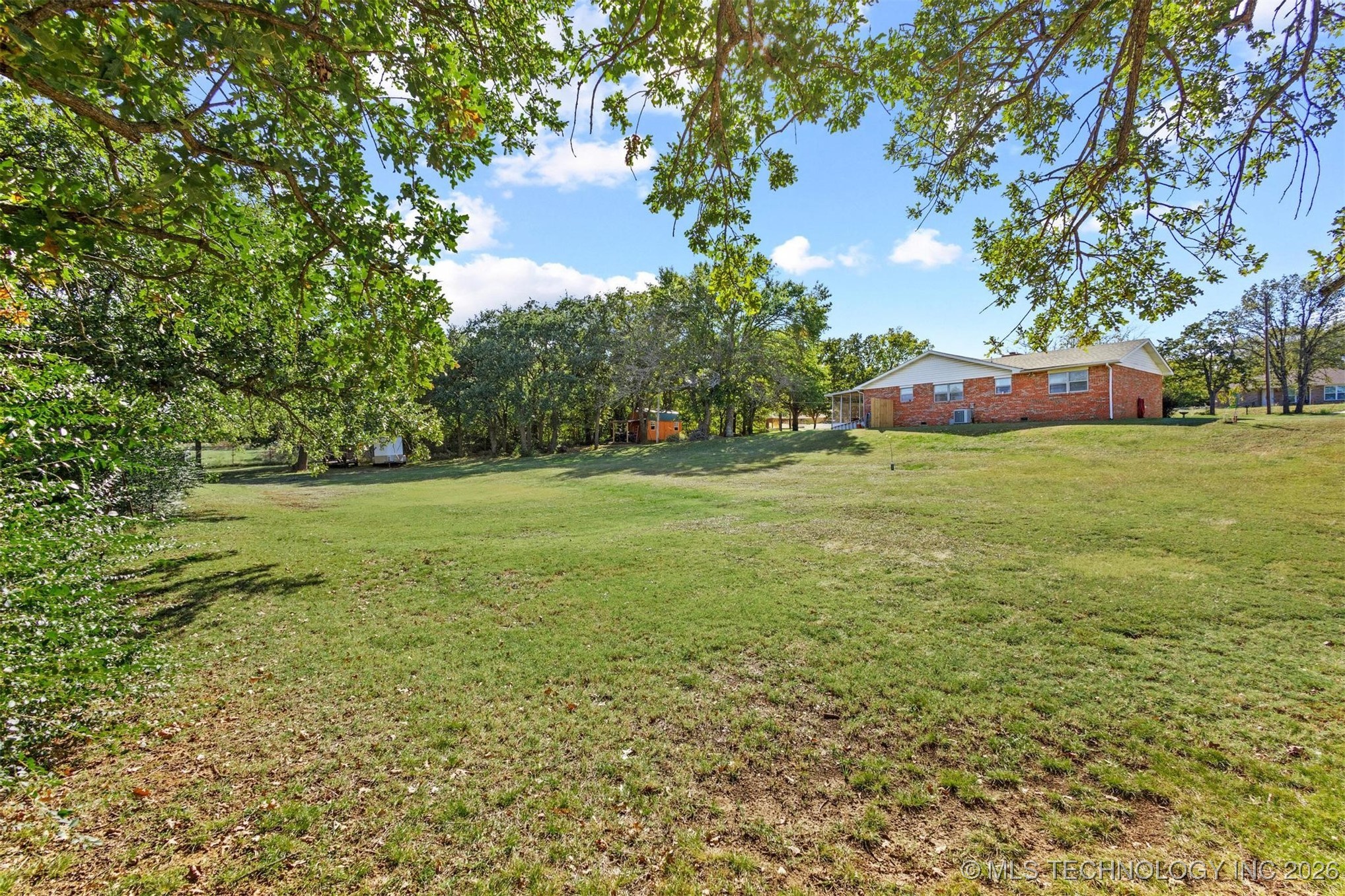 910 E Springdale Loop Property Photo 31