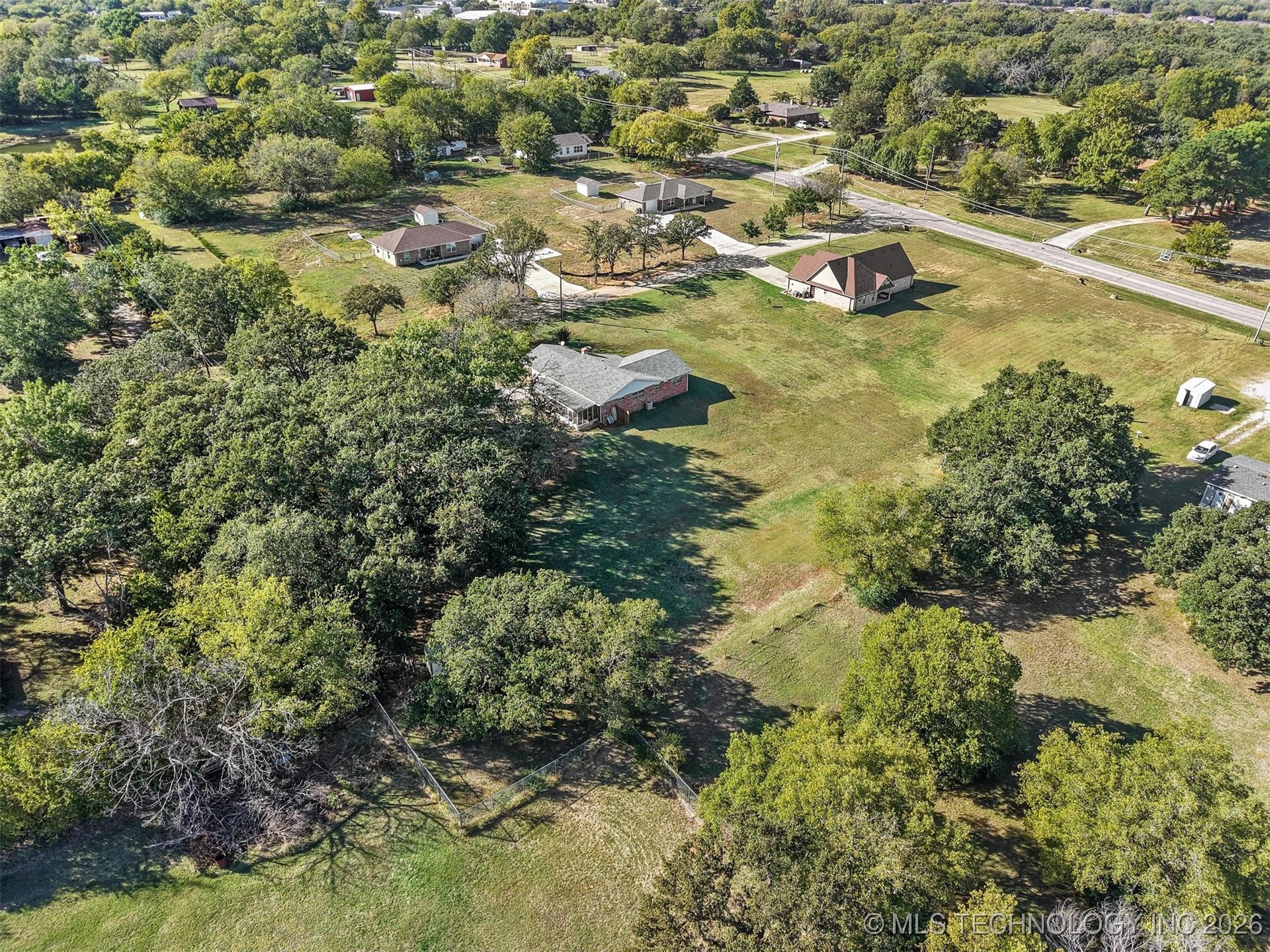 910 E Springdale Loop Property Photo 34