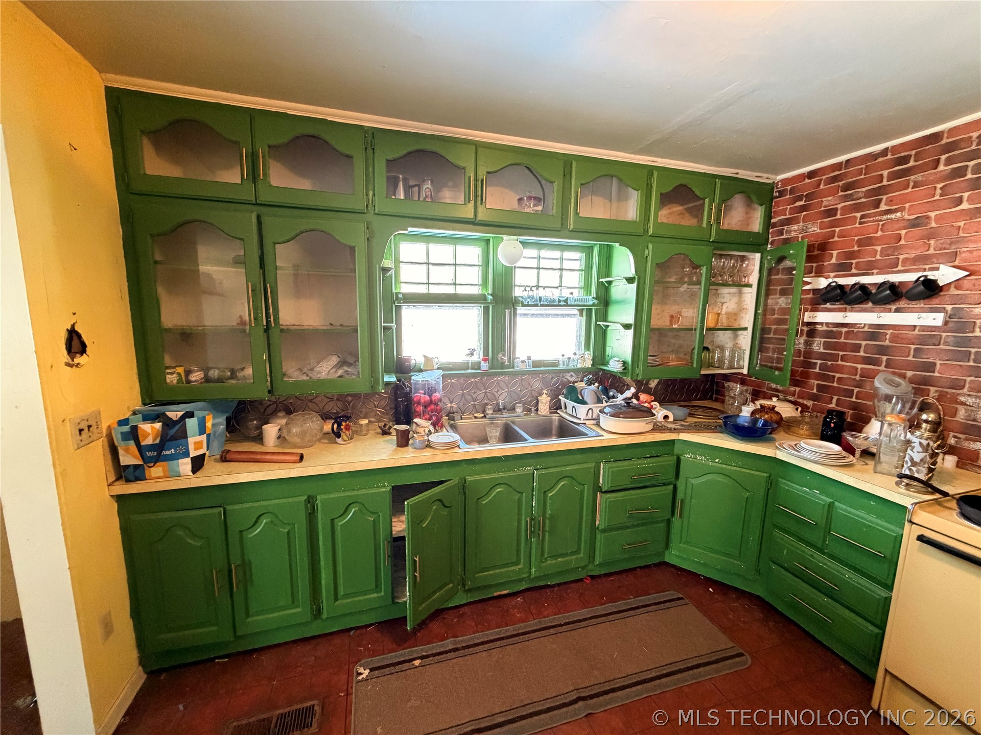 704 S Pennsylvania Avenue Property Photo 6