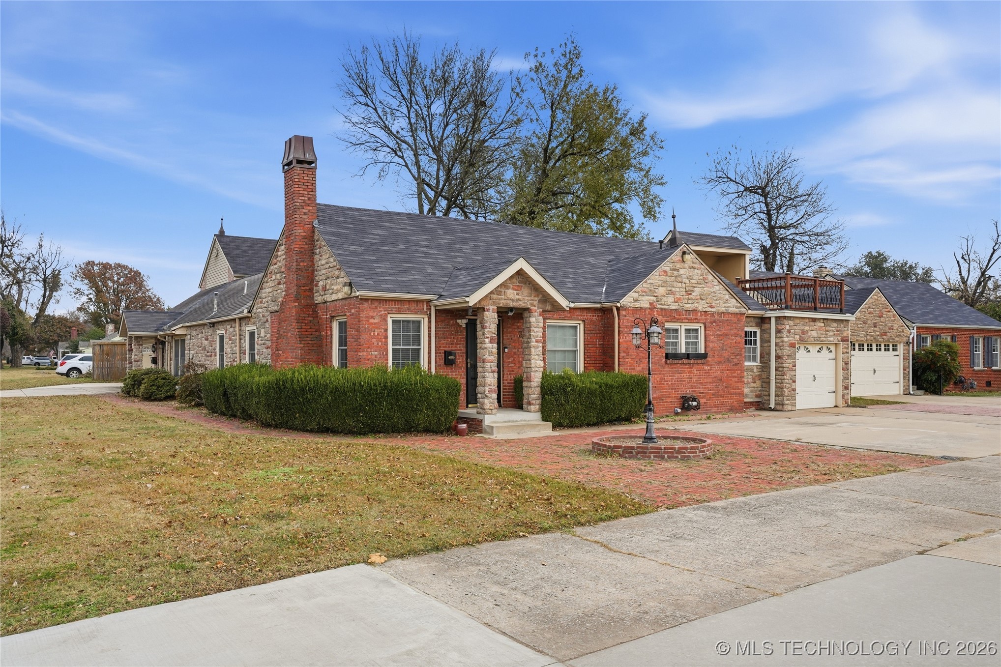 3409 Riverside Drive Property Photo 4