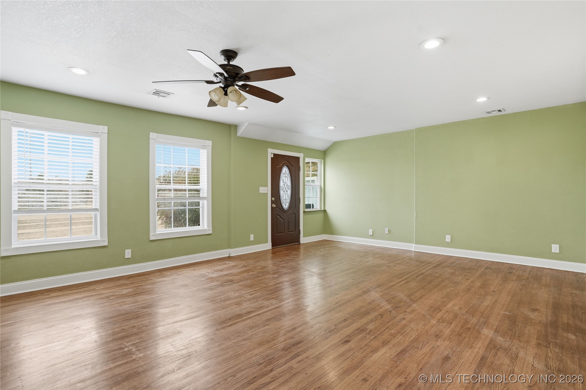 3409 Riverside Drive Property Photo 15