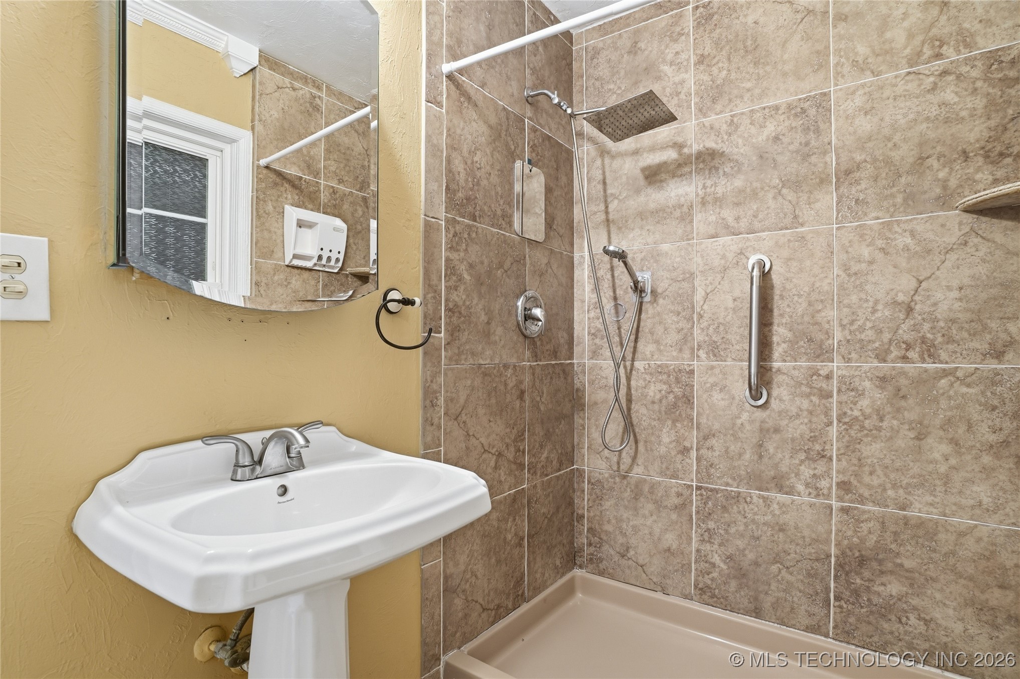 3409 Riverside Drive Property Photo 56