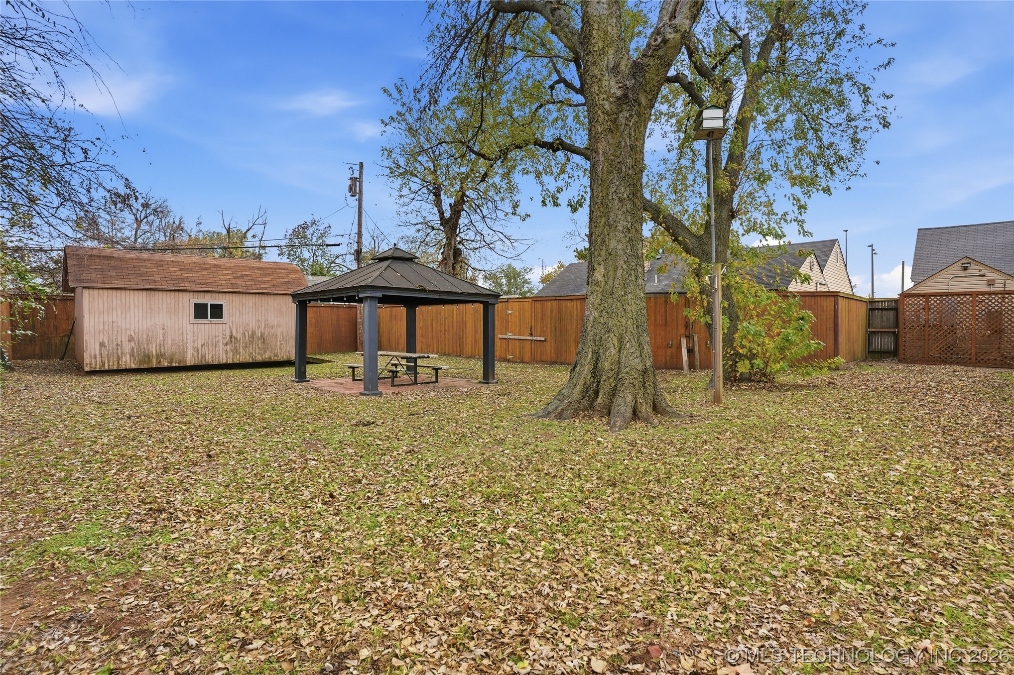 3409 Riverside Drive Property Photo 76