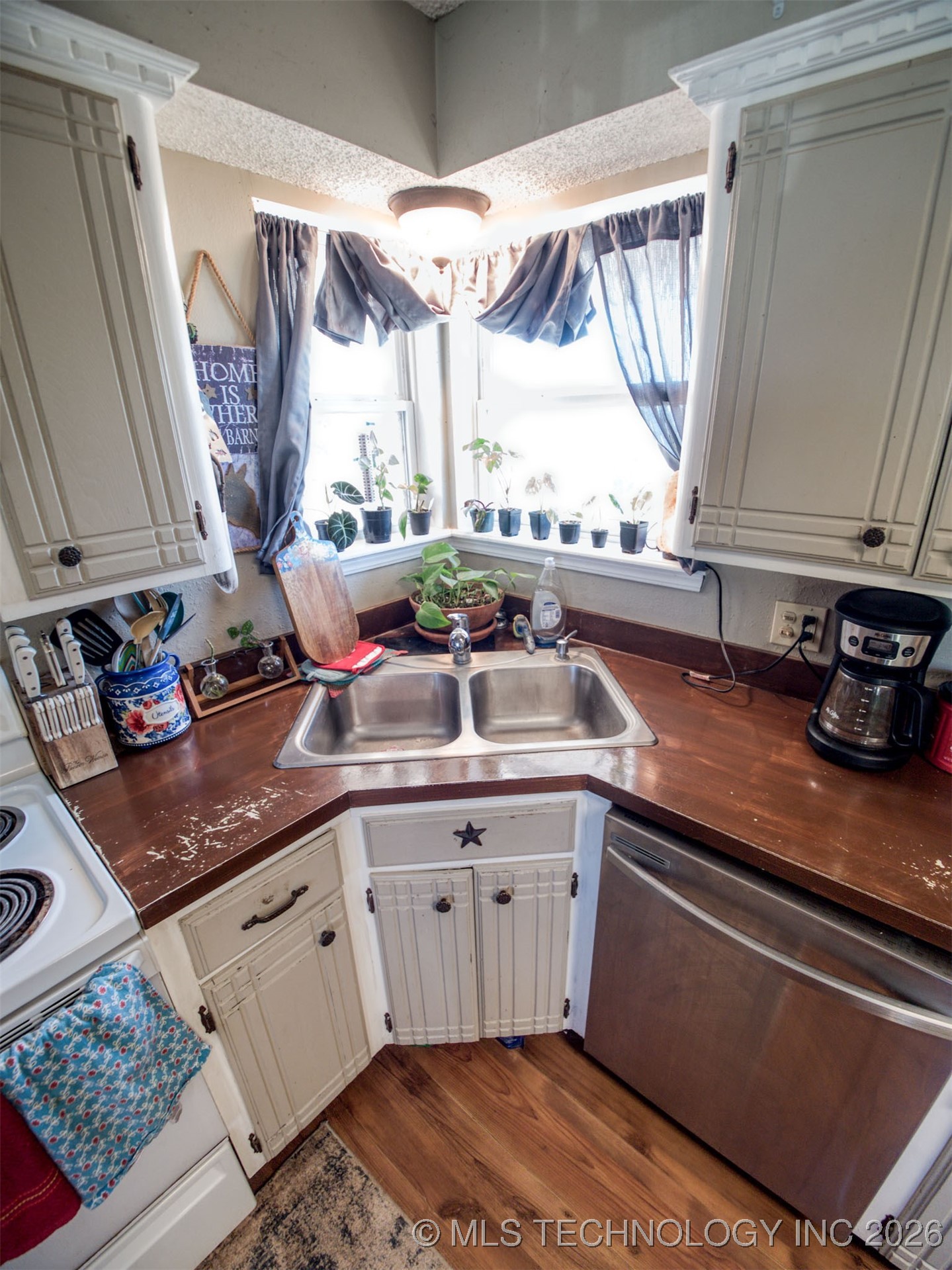 22526 N 2860 Road Property Photo 9