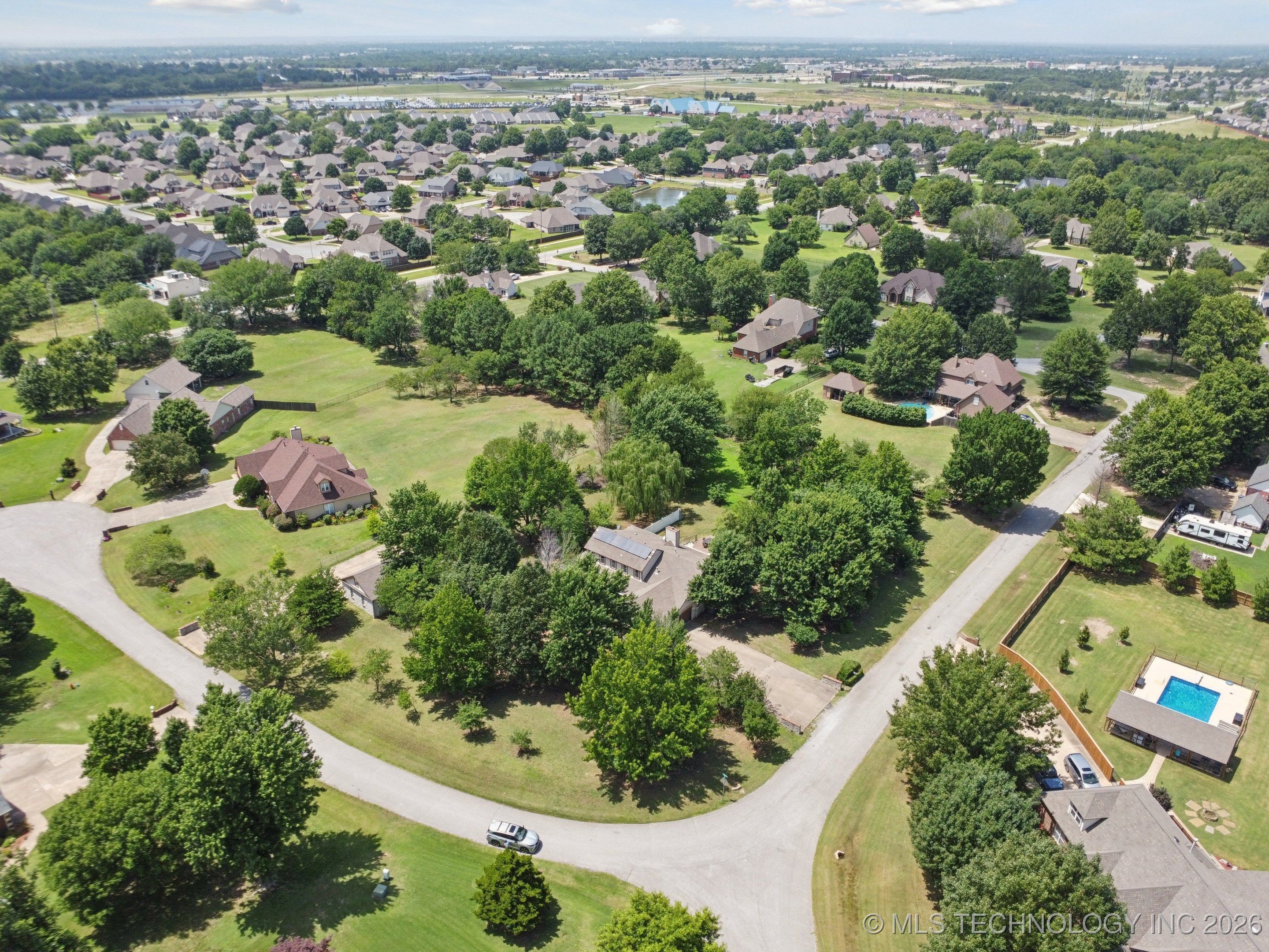 10102 N 147th East Avenue Property Photo 5