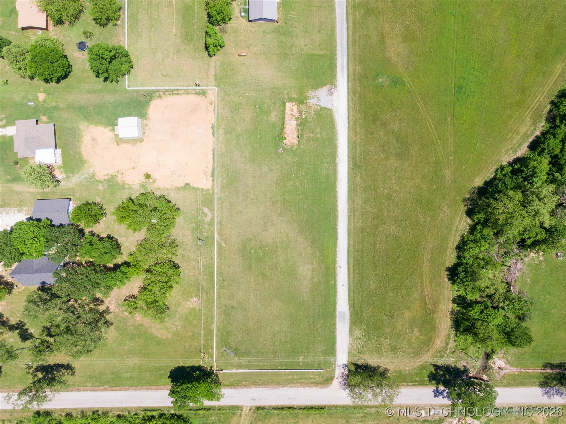 13016 County Road 1557 Property Photo 9