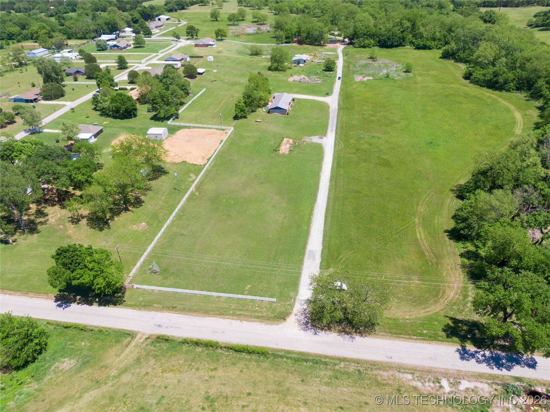 13016 County Road 1557 Property Photo 10