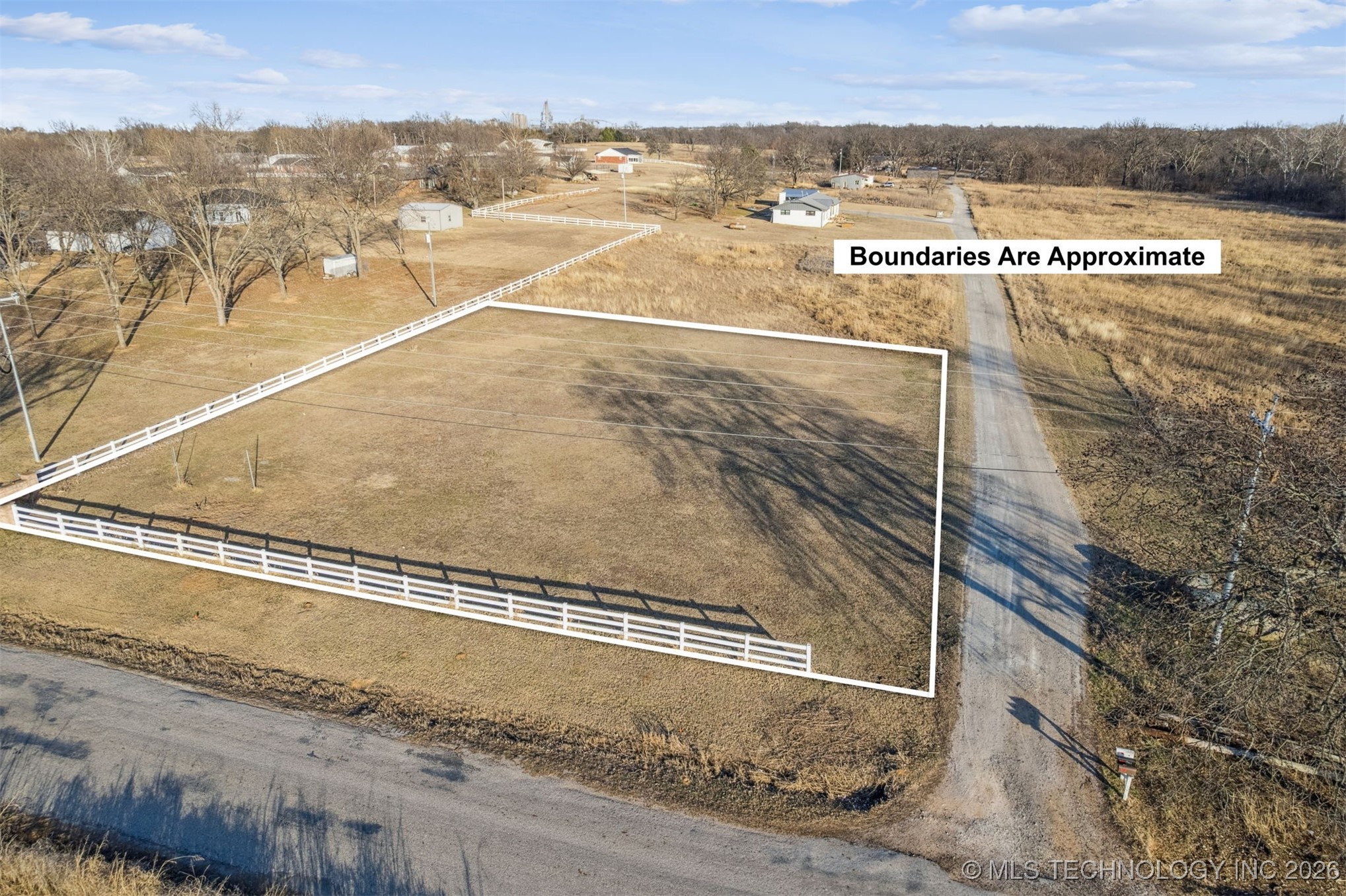 13016 County Road 1557 Property Photo 14