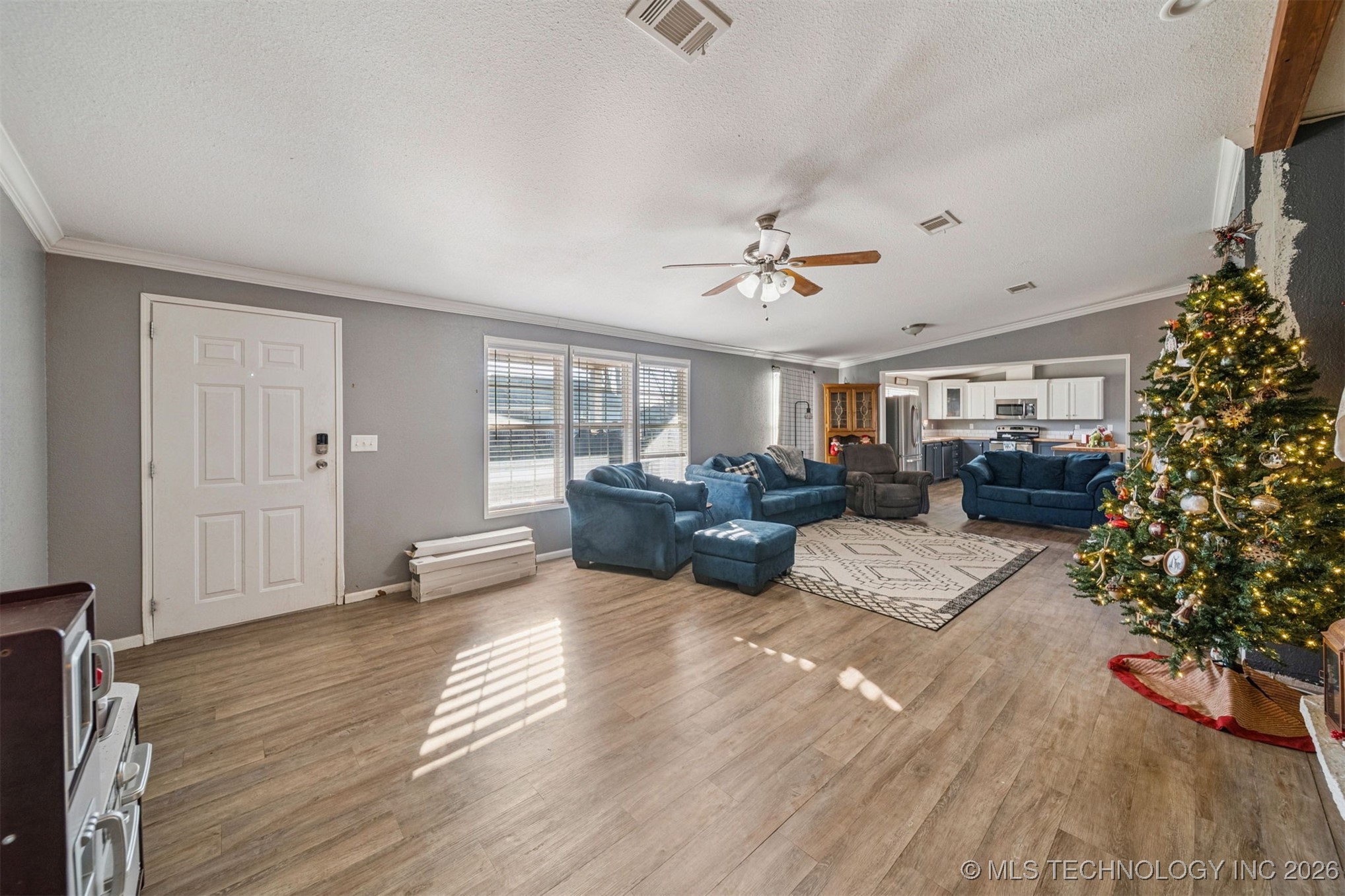 602 E Lexington Avenue Property Photo 8