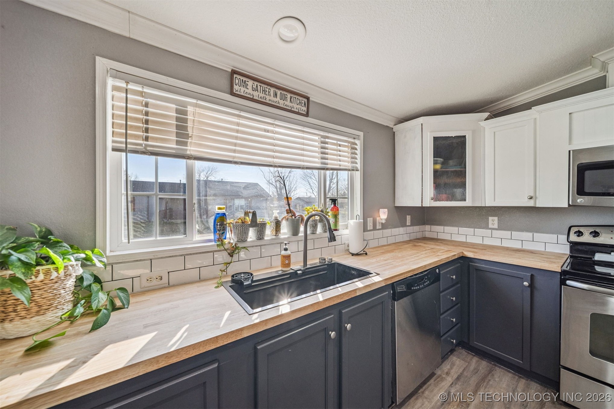 602 E Lexington Avenue Property Photo 15