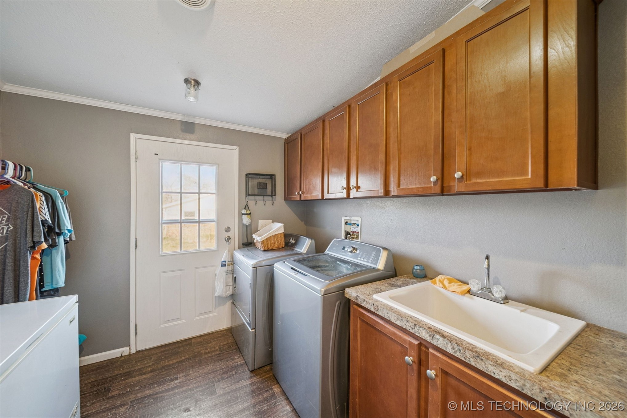 602 E Lexington Avenue Property Photo 16