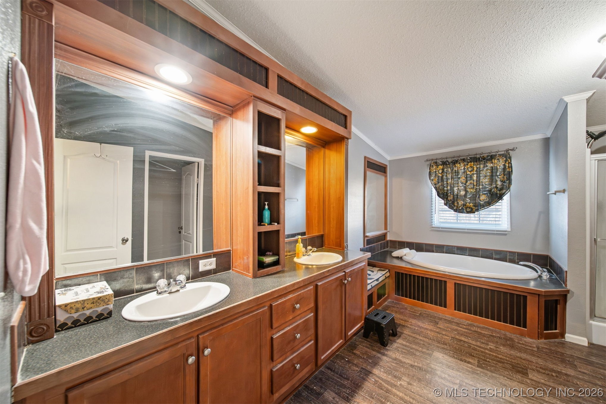 602 E Lexington Avenue Property Photo 19