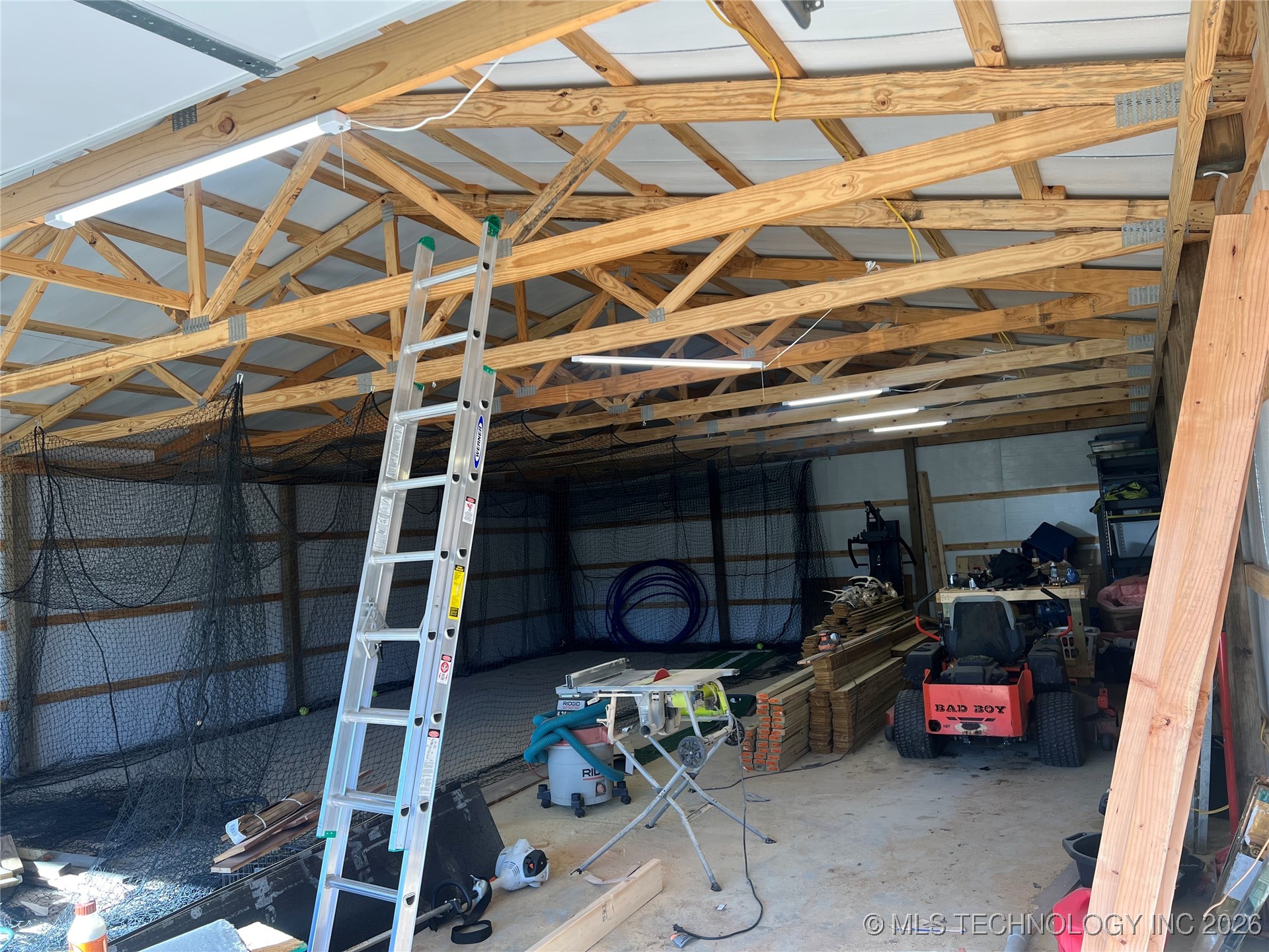 602 E Lexington Avenue Property Photo 30