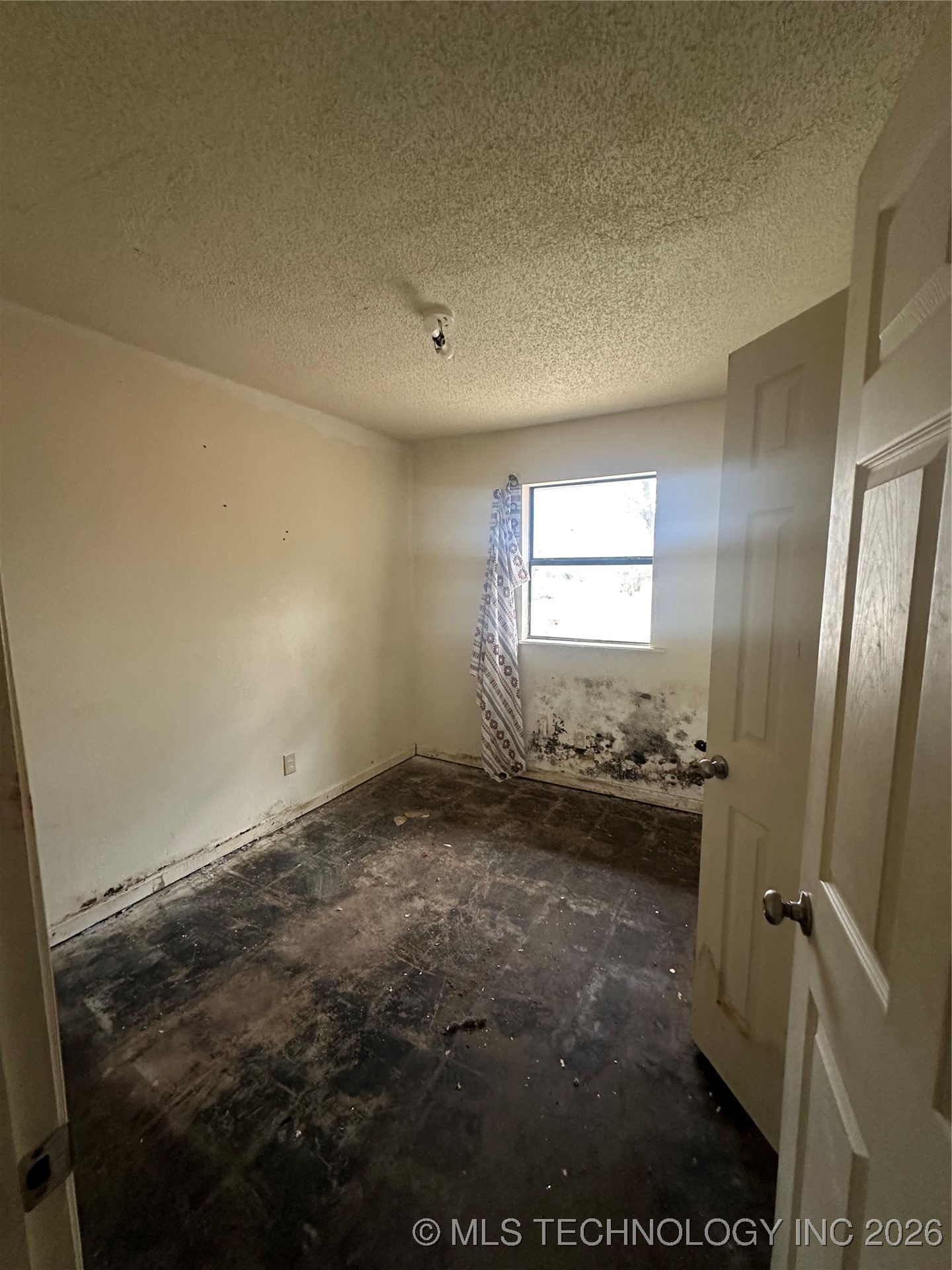 5421 W 77th Street S Property Photo 6