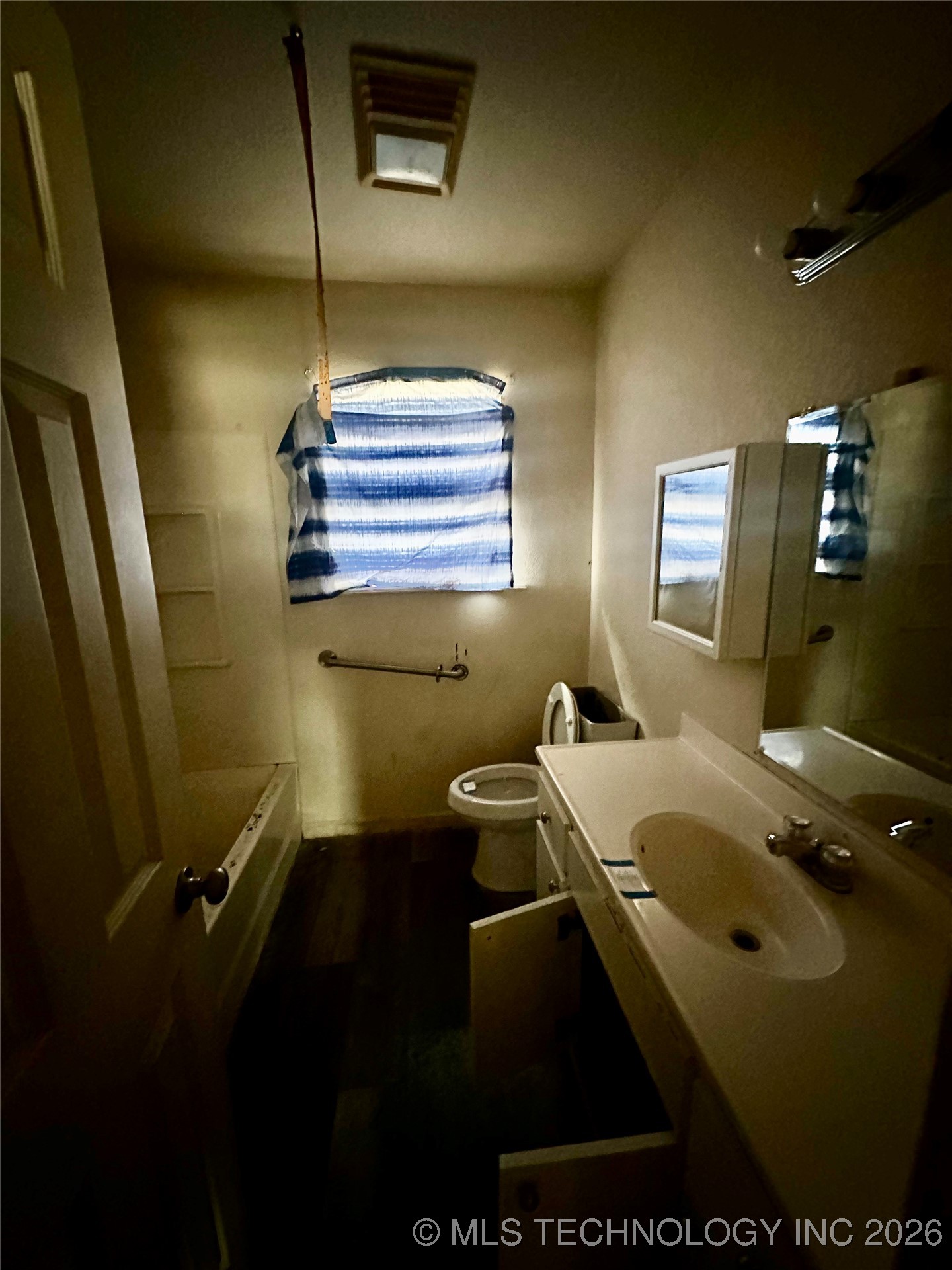 5421 W 77th Street S Property Photo 8