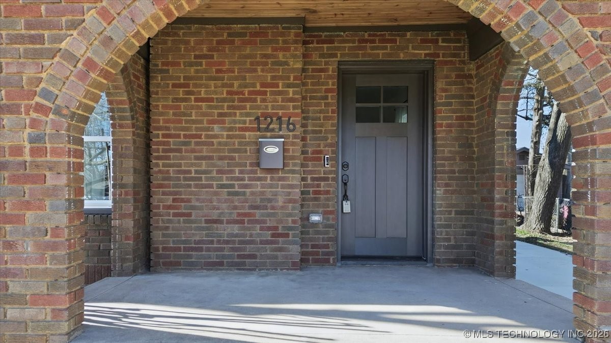 1216 S Canton Avenue Property Photo 3