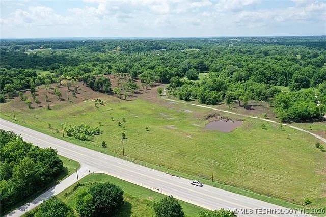 0001 E 86th Street North Property Photo 10